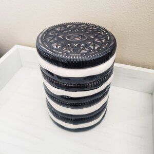 Ceramic Stacked Oreo Cookie Jar w/ Silicone Seal